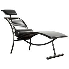 Postmodern Italian Chaise Lounge Chair 1980s For Sale At 1stdibs In 2020 Vintage Lounge Chair Lounge Chair Chaise Lounge Chair