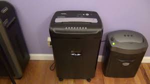 In addition, it includes shredsafe technology that auto powers off upon a forced entry, preventing accidents. 7 Best Credit Card Shredder 2018 Planetwifi