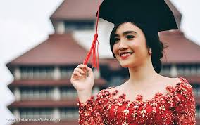 Tutorial make up simple dan natural untuk remaja. Tips Make Up Wisuda Yang Cantik Dan Tahan Lama Hai Gadis