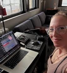 I just spent the past 3 days participating in a writing camp hosted by  @sheisthemusic and @kobaltmusic 😍 3 days, 5 sessions, 5 studio rooms going  simultaneously and I ran the session