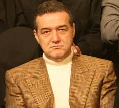 Războiul dintre gigi becali şi mihai stoica a căpătat proporţii inimaginabile după meciul de la urziceni, dintre unirea şi steaua. George Becali Wikipedia