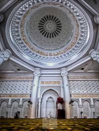 Ia adalah seorang pelaut dengan pangkat laksamana dan juga petarung yang hebat di laut maupun di daratan. Masjid Al Bukhary Interior Kuala Lumpur Malaysia Flickr