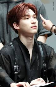 Wth Are U Doing Girl Run This Finger Over This Chest Vixx Han Sang Korean Idol