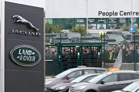 Jaguar Land Rover Saves 2 500 Jobs By Building New Electric Cars In The Uk Mirror Online