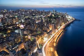 The city is on a relatively small headland jutting into the east mediterranean. Gewaltige Explosion In Beirut Drehscheibe