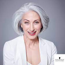 Essential Looks 2015 2 Age Of Beauty Az Erett Hajak Szakertoje Meg Tobb Info Www Szinezdujra Com Hair Styles Medium Hair Styles Silver Hair