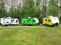 At that lower price tag you still get a king bed, an exterior kitchen with a grill, a washer/dryer hook up, a sizable living space, and a great bathroom. 5th Wheel Rv Brands To Avoid Nice Watch Brands