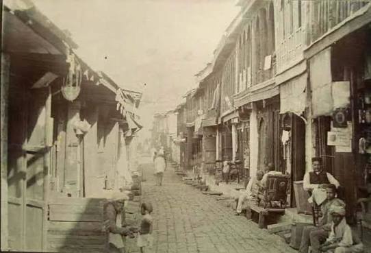 The Mall Road, Simla, circa 1920s— old photograph from our private collection “Views of Simla”. #india #shimla