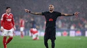Do sonho ao pesadelo. Benfica perde com o Barcelona com reviravolta no  último lance do jogo - Renascença