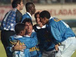 It was contested by peruvian club sporting cristal and brazilian club cruzeiro. Cristal 4 1 Racing Libertadores 1997 Semifinales El Portal Celeste Youtube