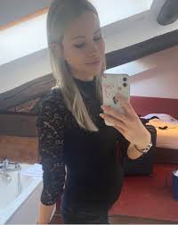 Marion rousse est consultante cycliste sur france télévision. Marion Rousse Enceinte Affiche Son Joli Ventre Rond Sur Instagram