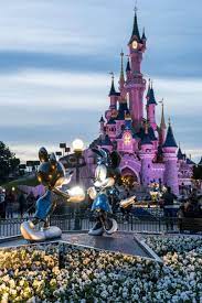 Pin By Debora Nascimento On Disneyland Paris Disneyland Castle Disney Paris Disneyland Pictures