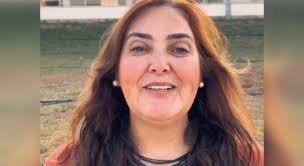 Ozeias de Paula canta em velório de Otoni de Paula Pai, seu irmão