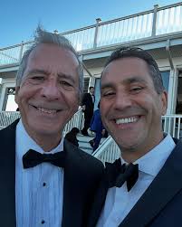 Celebrating my frenna's @mckenna.laura BIRTHDAY!!!🎉🎂🎈🥳 Love these  people!!! @gary.weir.94 @long.kristi #davidlong @mariemcknna #garymalajian  #donbarone Lookong good La!🩷