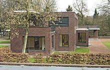 Die kreisfreie stadt im regierungsbezirk düsseldorf wird aufgrund der seidenstoffproduktion des 18. Kunstmuseen Krefeld Wikipedia