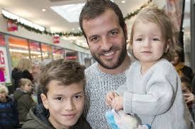 Who is she dating right now? Rafael Van Der Vaart Deelt Hartverwarmend Filmpje Van Kinderen Damian En Jesslynn