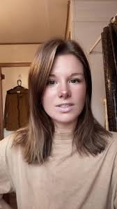 Clarissa Lott's Instagram, Twitter & Facebook