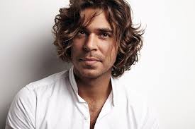 Coiffures simples et faciles pour cheveux longs. Hommes Coiffure Ludo A Lezignan Corbieres