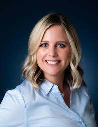 Laura Wyrick's Instagram, Twitter & Facebook