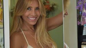 Explore tweets of claudia jacques fine art @jacquesfine on twitter. Claudia Jacques Mostra Forma Invejavel Aos 52 Anos