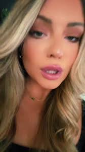 Natalie Oesch's Instagram, Twitter & Facebook