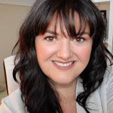 Becky Sommers's Instagram, Twitter & Facebook