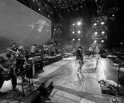 La banda del ex cantante de los redondos se presentó. Los Fundamentalistas Del Aire Acondicionado Celebran Sus 15 Anos Con Una Transmision Especial Canal Veo