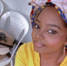 BIBIZAINE AFRICAN DANCE🇨🇲 LE GROUPE DE DANSE CAMEROUNAIS QUI FAIT LE BUZZ  DEPUIS HIER SUR FACEBOOK PARTOUT EN AFRIQUE PARTICULIEREMENT AU  NIGERIA💪💪💪 ICI... EN PRESTATION EN PLEIN MARCHÉ MOKOLO 💚💝💛 UN MAX