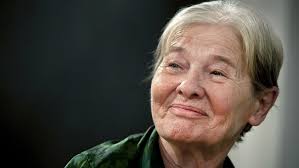 A számos elismerése mellett a nemzet. Torocsik Mari Egy Filmes Ikon Legendas Palyafutasa Deszkavizio