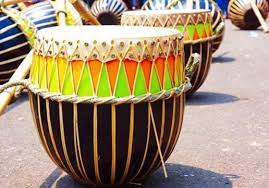 Karena keterbatasan berikut ini kami tuliskan nama nama alat musik tradisional dari 33 provinsi di indonesia. Alat Musik Tradisional Indonesia Jenis Daerah Dan Fungsi