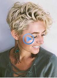pixie bob und locken kurzes haar pixie bob 20 kurze lockige blonde frisuren frisurenlocken in 2020 short hair styles pixie short blonde curly hair short thin hair