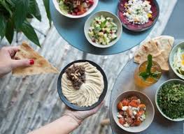 Préparer des recettes libanaises c'est voyager sans sortir de sa cuisine. Beli Le Hotspot Bruxellois Avec Le Meilleur De La Cuisine Libanaise Elle Be
