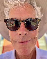 Yo. Summer is good. I'm having fun rehearsing for my house concert world  tour (er, Wisconsin to Virginia) starting in September. Back from a  glorious family trip to Italy, I'm running and