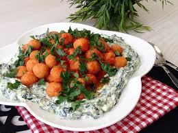 Merhabalar Sevgili Can Takipcilerim Bugun Sizler Icin Nefis Ispanak Borani Yataginda Fellah Koftesi Yaptim Ispanak Borani Icin 1 Food Fruit Strawberry