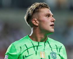 Who to buy to strengthen midfield in Football Manager game with a budget of  less than 10m?