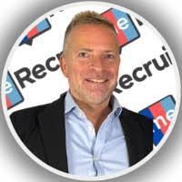 Howard Rudder's Instagram, Twitter & Facebook