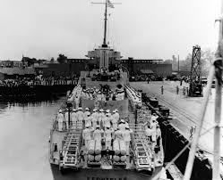 Fil:Commissioning of USS Fechteler (DE-157) at the Norfolk Naval Shipyard,  Virginia (USA), on 1 July 1943 (NH 79827).jpg – Wikipedia