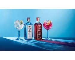 Tara Garnell On Instagram Gin Tonics For The Bombaysapphireuk Bombay Bramble Launch Roblawsonstudio Retouch Thirdeye Studio L Gin And Tonic Gin Tonic