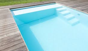 prefab polyethyleen monoblock zwembad voorzien van plage en hoge waterlijn skimmer de mooiste zwembaden zwembaden moderne zwembaden zwembad ontwerpen