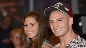 Laura belbin macht die probe aufs exempel: Liebes Outing Von Pietro So Reagiert Sarah Lombardi Kukksi Star News Beauty Und Trends