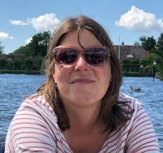 Janet Vos's Instagram, Twitter & Facebook