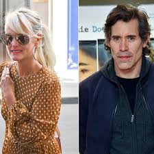 Sa biographie, son actualité, ses photos et vidéos. Laeticia Hallyday Pourquoi Son Compagnon Jalil Lespert 44 Ans A T Il Deja Ete Vaccine Contre La Covid 19 Photo Femme Actuelle Le Mag