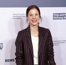 .peter faber (jörg hartmann, 46), martina bönisch (anna schudt, 41), nora dalay (aylin tezel, 31). Tatort Dortmund Ermittlerin Dalay Steigt 2020 Aus Welt