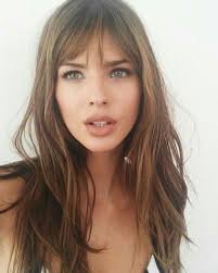 They're usually on the longer side, and have wispy ends, giving them a laidback. Para 2018 Franjas Mais Longas Hair Styles Long Hair Styles Shoulder Length Hair