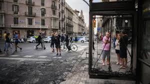 Barcelona apartment hotels discount hotels in barcelona cheap barcelona hostels barcelona city center hotels oceanfront hotels in barcelona hotels with art galleries in barcelona antique shops in barcelona department stores in barcelona factory outlets in barcelona flea & street markets in. Barcelona Is On Fire As Pro Independence Protesters Clash With Police Cnn