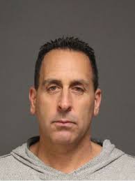 Shelton man allegedly wrote bad checks