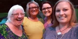 Popup and praise celebration in New London, CT