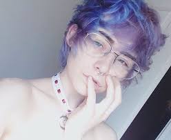 4 636 Likes 35 Comments Woah Dude I Didnt Meme It Crypwolf On Instagram I Got Glasses And Now I Can Actu Cool Hairstyles Hair Styles Short Hair Styles