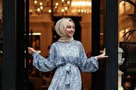 Satu di antara tipe busana yang cukup menarik merupakan model cardigan batik panjang perempuan. 7 Baju Yang Cocok Dipadukan Dengan Hijab Warna Khaki Dari Kemeja Sampai Dress Womantalk