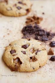 Erdnussbutter Schoko Cookies Mit Karamell Und Meeressalz Wie Aus Dem Coffee Shop Jenny Is Baking Erdnussbutter Und Schokolade Platzchen Rezept Erdnussbutter